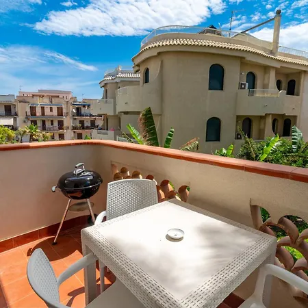 Casa Carlotta Giardini Naxos